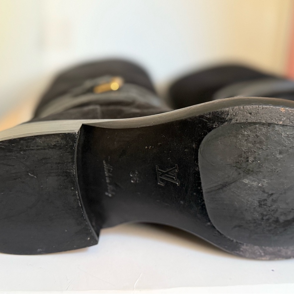 Louis Vuitton Crossroad Suede Black Boots 🌟 - Picture 8 of 14
